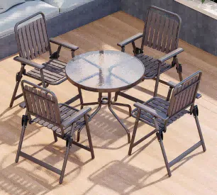Vanjski set stolova i stolica