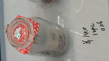 Staklena posuda sa poklopcem