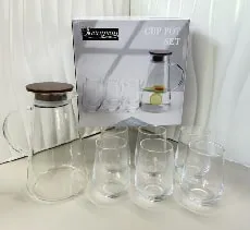 Set staklene tegle i čaša