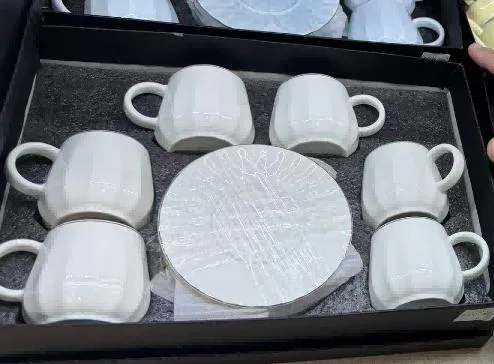 Keramički/Porculanski set šoljica i tacni