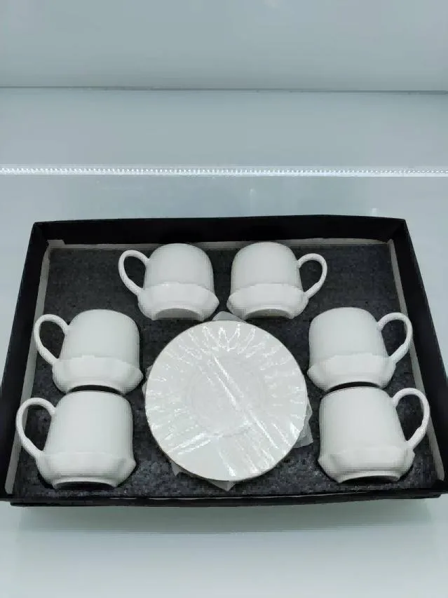 Keramički/Porculanski set šoljica i tacni