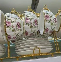 Keramički/Porculanski set šoljica i tacni