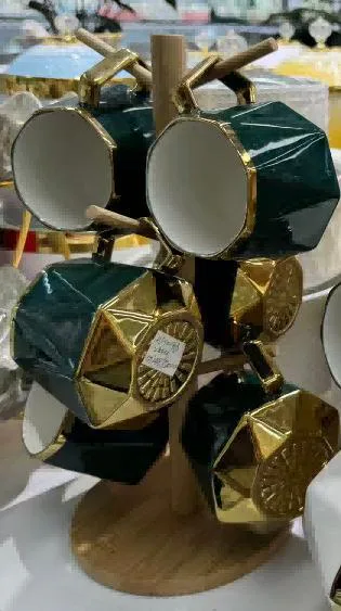 Keramički/Porculanski set šoljica i tacni